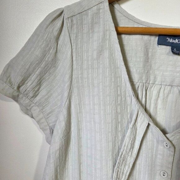 EUC MODCLOTH V NECK WITH SMALL BOW TIE BUTTONED BLOUSE TOP SIZE L - Picture 9 of 16